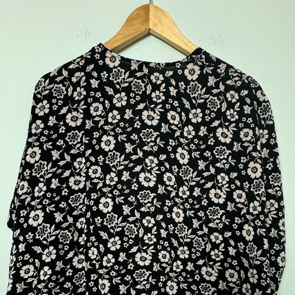 Black & Cream Floral Kimono Forever 21 Size Medium - Picture 3 of 8